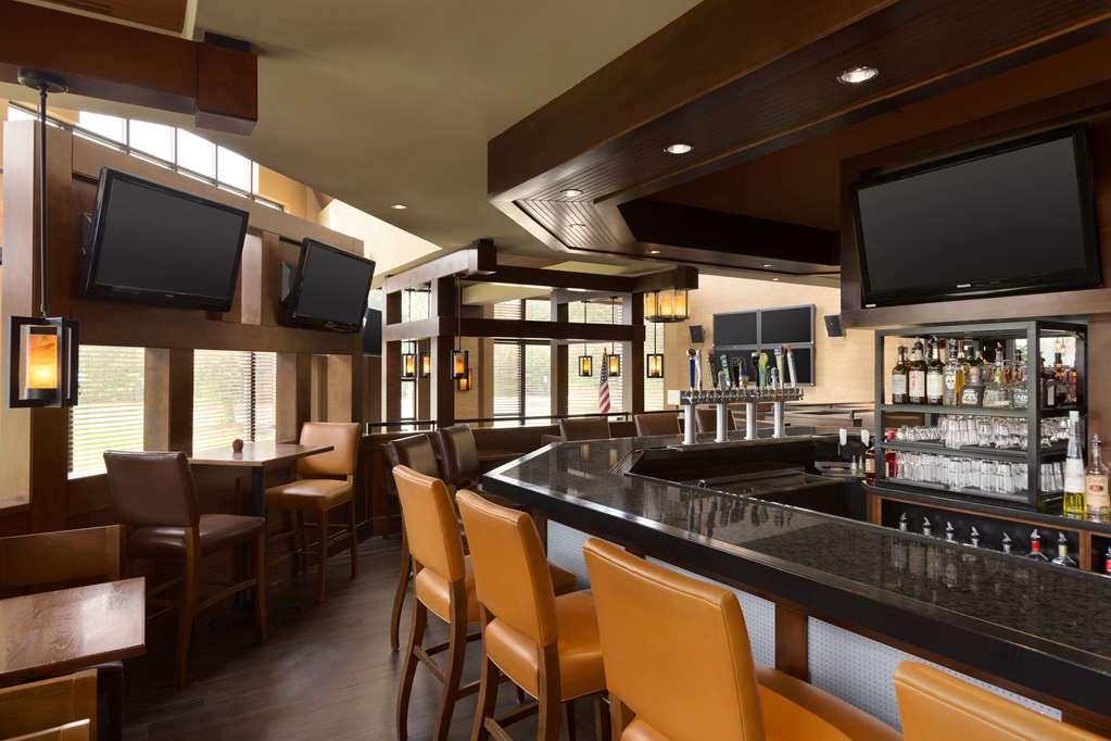 Doubletree By Hilton Bradley International Airport Hotel