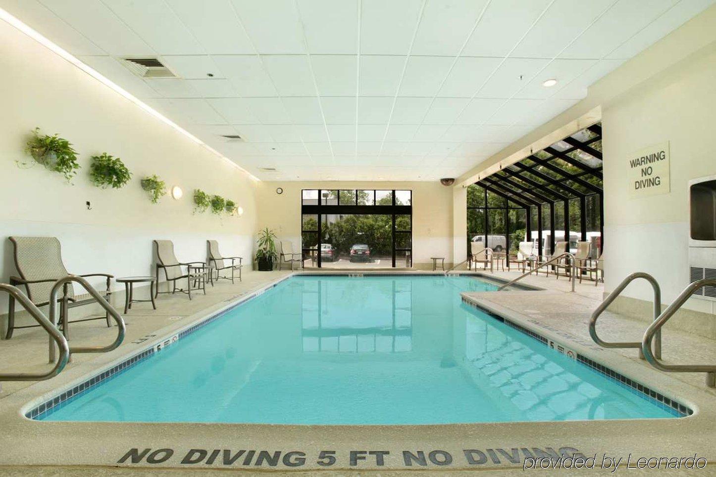 Doubletree By Hilton Bradley International Airport Hotel