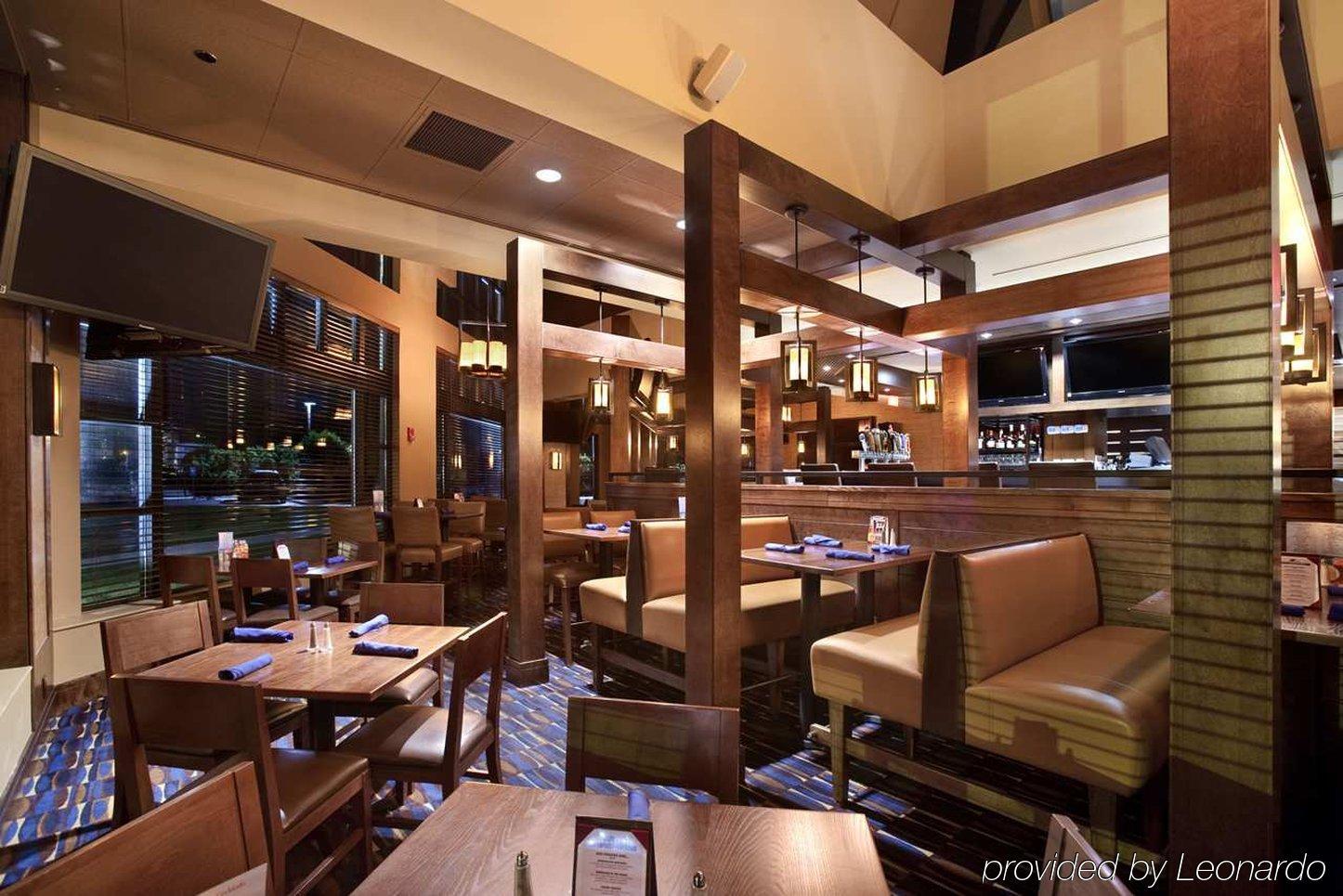Hotel Doubletree By Hilton Bradley International Airport 3*