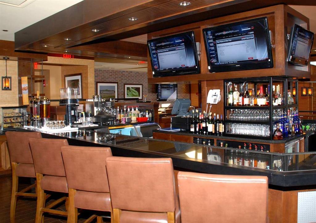 Doubletree By Hilton Bradley International Airport 3*
