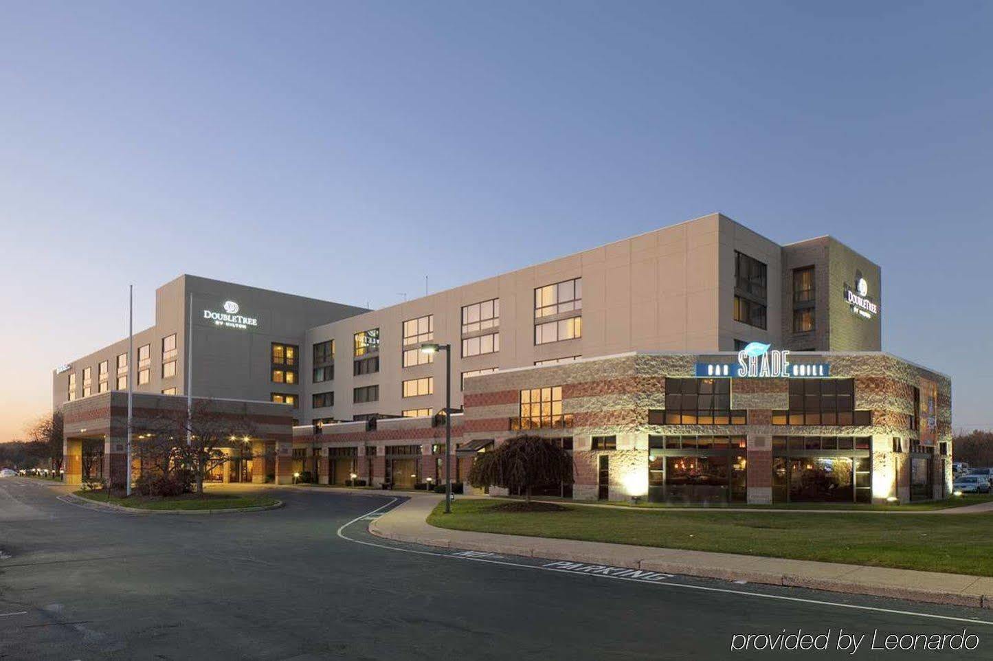 Hotel Doubletree By Hilton Bradley International Airport 3*