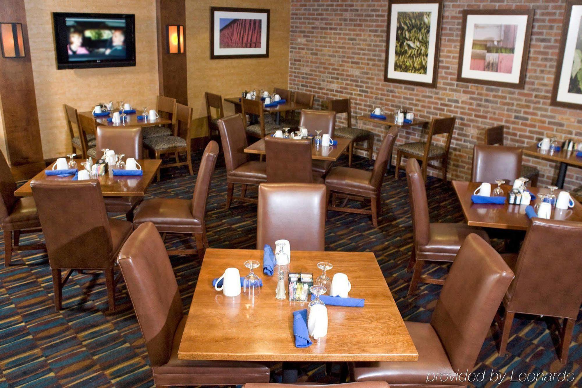 Doubletree By Hilton Bradley International Airport Hotel