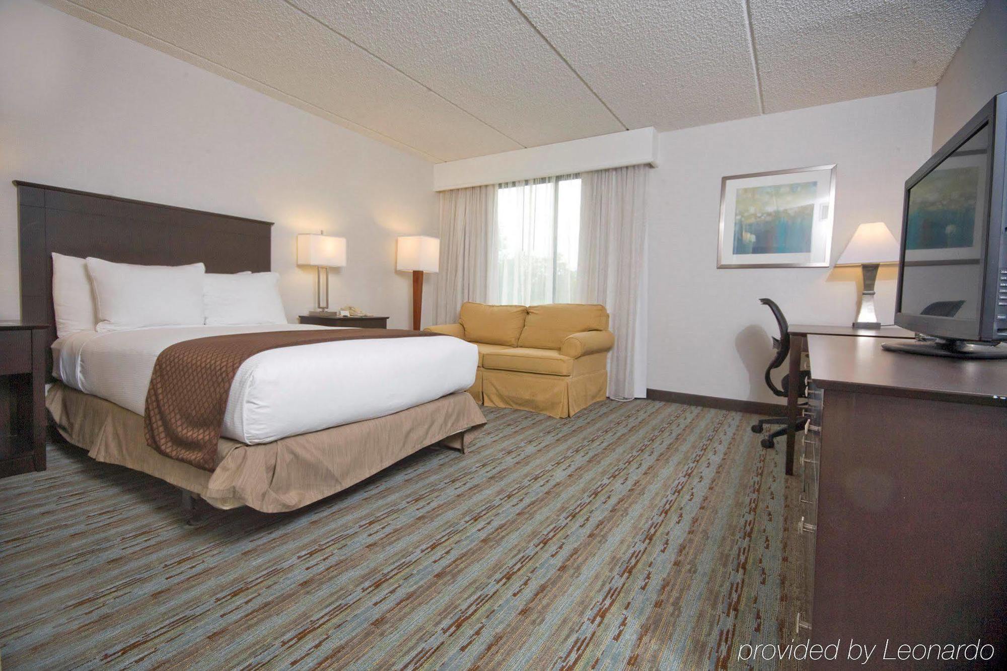 Doubletree By Hilton Bradley International Airport Hotel 3*