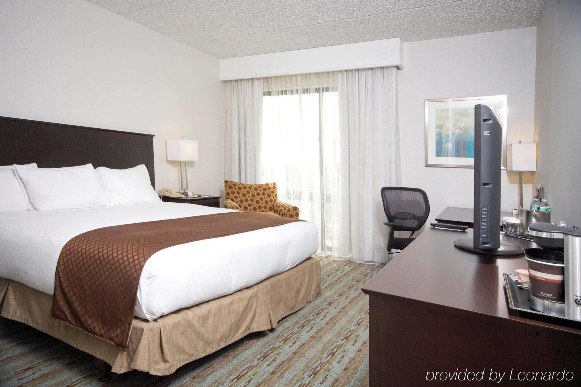Doubletree By Hilton Bradley International Airport 3*