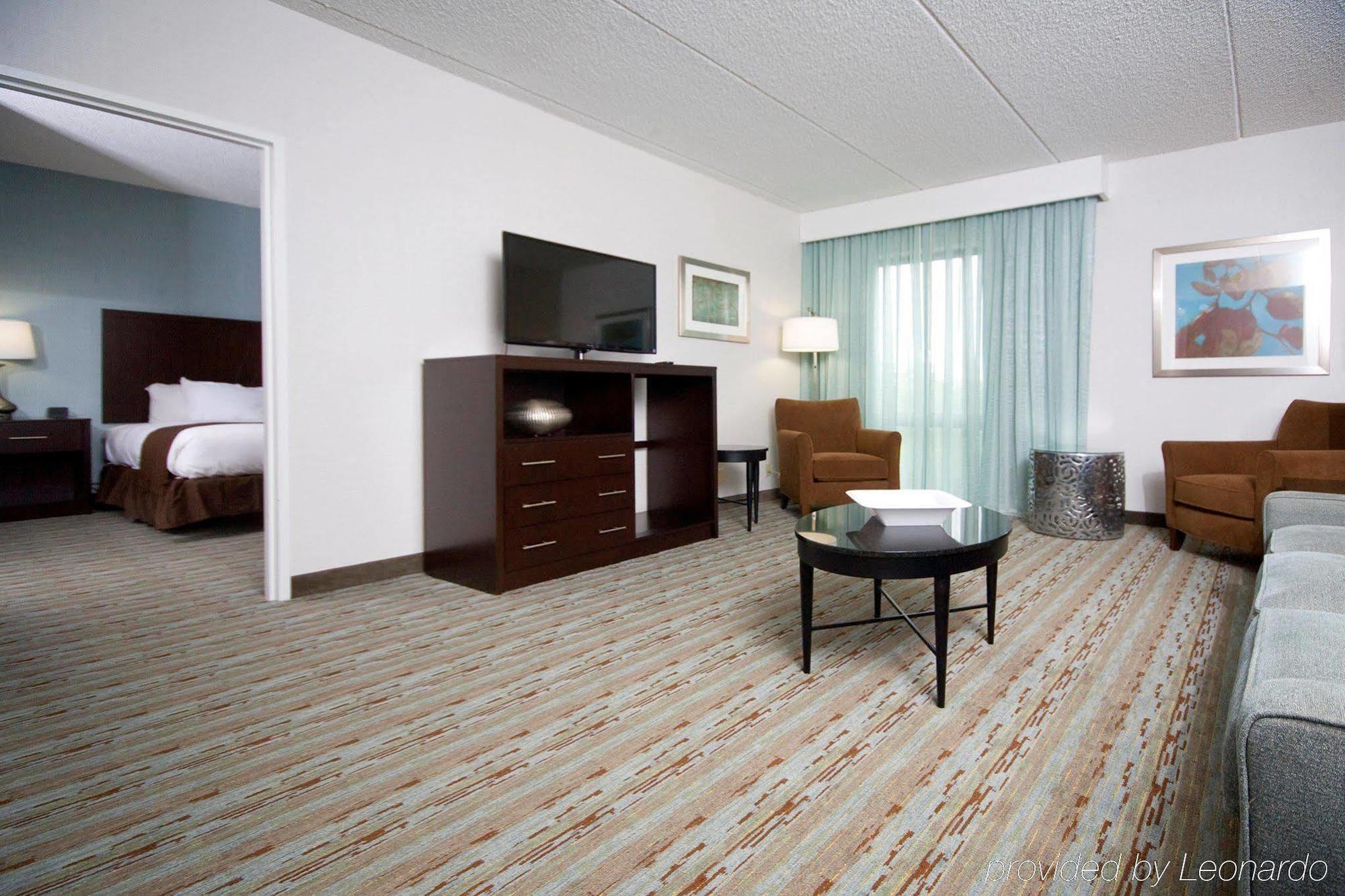 Doubletree By Hilton Bradley International Airport 3*