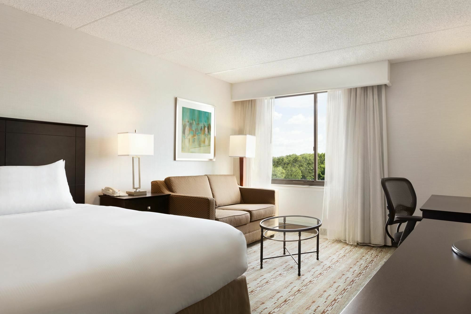 Doubletree By Hilton Bradley International Airport 3*