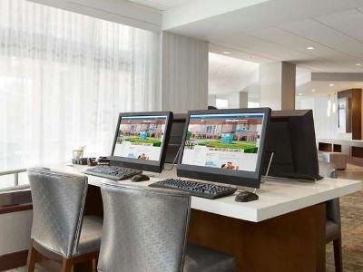 Doubletree By Hilton Bradley International Airport Windsor Locks